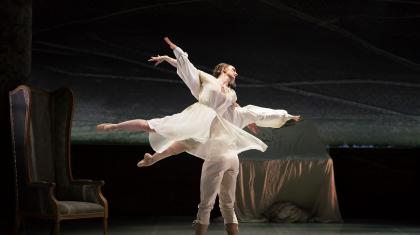 Jane floats in her white night dress while supported by Rochester